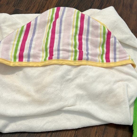 Bundle of a towel, 2 mouth wash and a blanket ! Never used. New without tags! - Picture 2 of 3